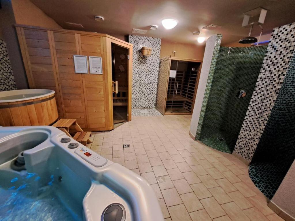 Apartment With Mountain View In Hotel Crocus, Štrbské Pleso 외부 사진